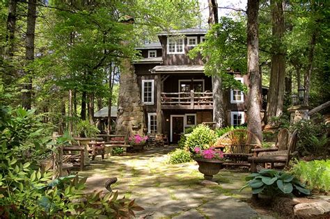 Lake rabun hotel & restaurant lakemont ga - Stay at this 1920s-era hotel with free WiFi, a shared lounge and a restaurant. Enjoy hiking, cycling and lake views in the scenic Lakemont area, 27 miles from Helen Festhalle. 